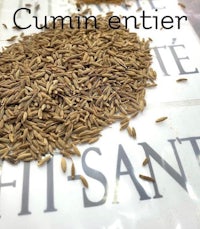 a bag of seeds with the words cumm enterer on it